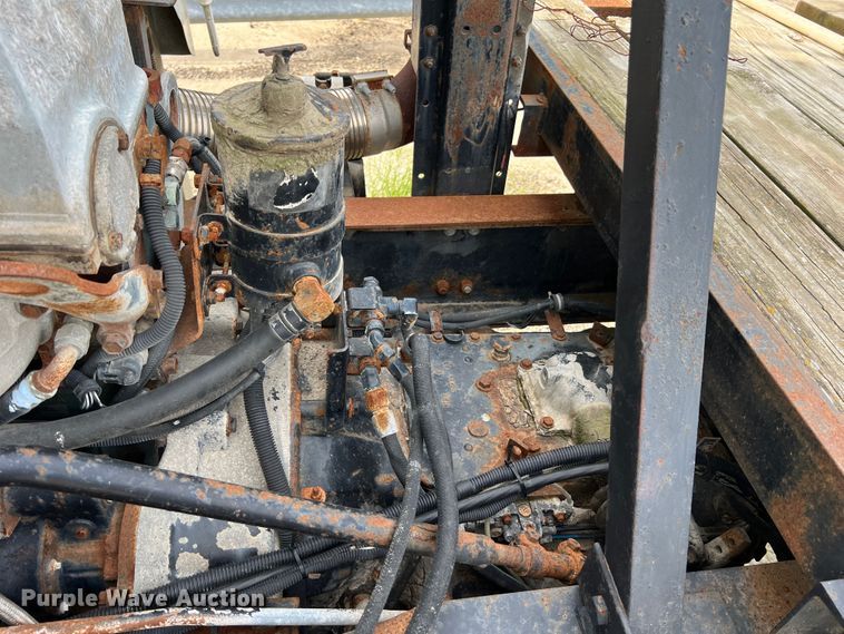 image for item MR9847 1991 Freightliner C112  truck cab and chassis