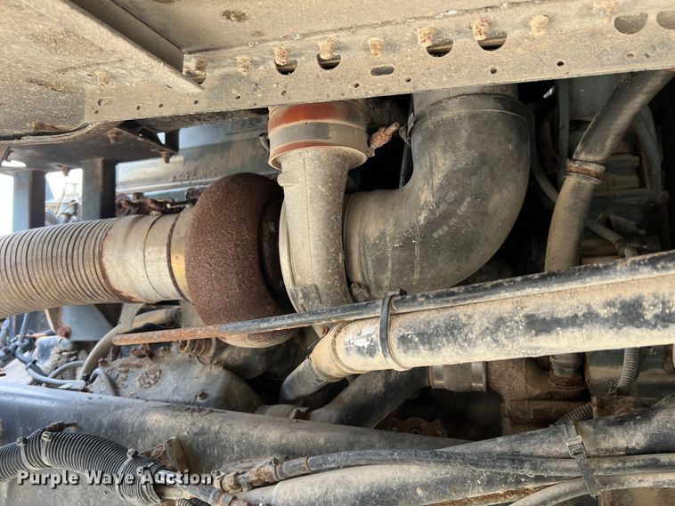 image for item MR9847 1991 Freightliner C112  truck cab and chassis