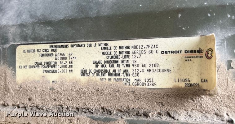 image for item MR9847 1991 Freightliner C112  truck cab and chassis