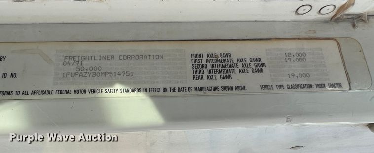 image for item MR9847 1991 Freightliner C112  truck cab and chassis