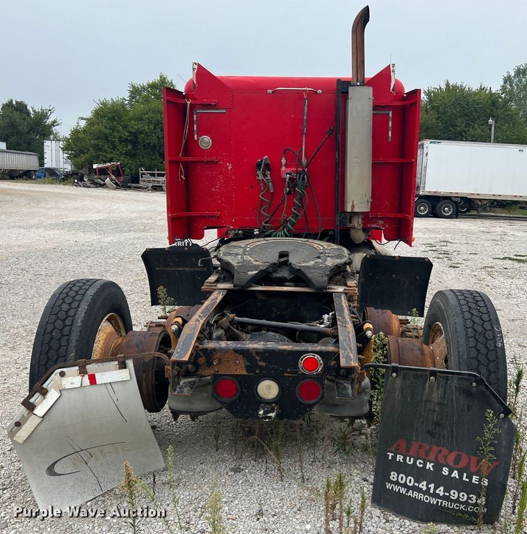 image for item MR9860 1999 Freightliner FLD  semi truck