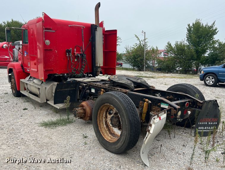 image for item MR9860 1999 Freightliner FLD  semi truck