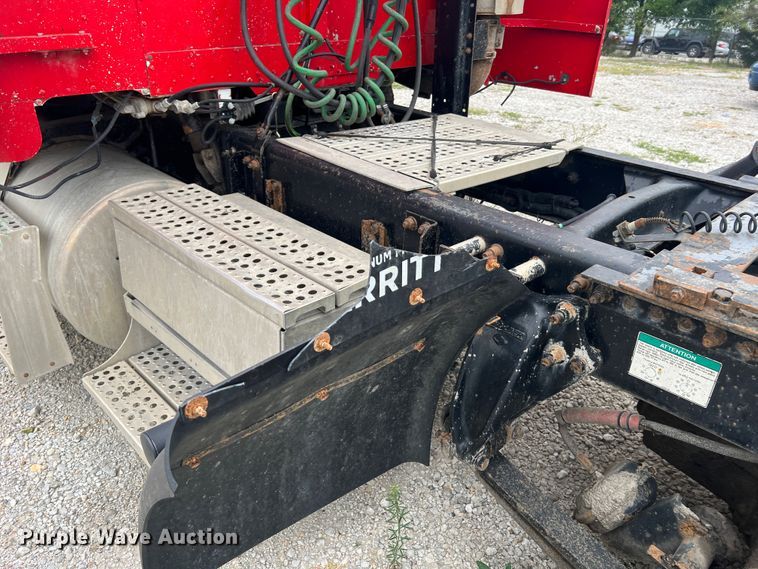 image for item MR9860 1999 Freightliner FLD  semi truck