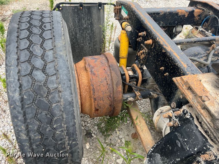 image for item MR9860 1999 Freightliner FLD  semi truck