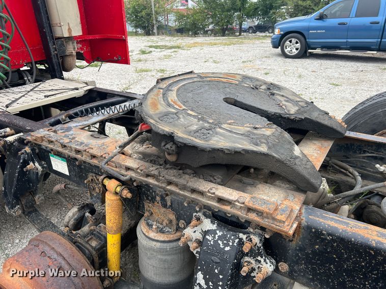 image for item MR9860 1999 Freightliner FLD  semi truck