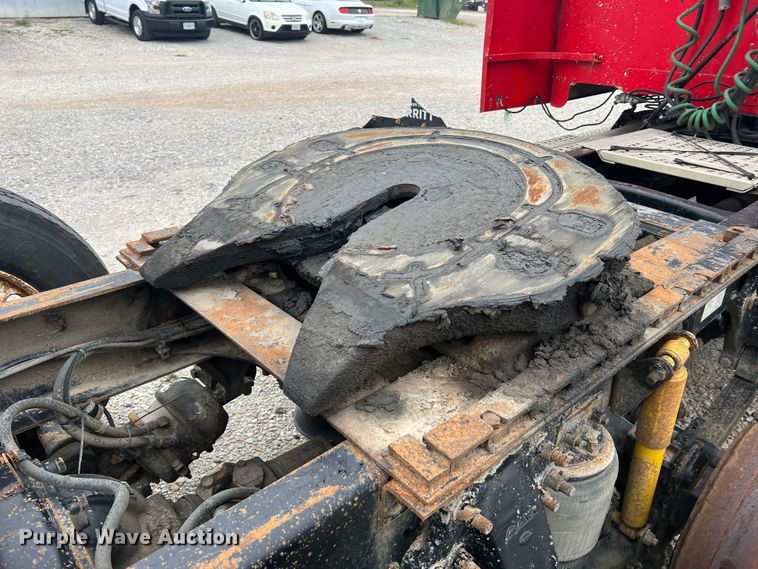 image for item MR9860 1999 Freightliner FLD  semi truck