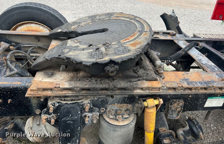 image for item MR9860 1999 Freightliner FLD  semi truck