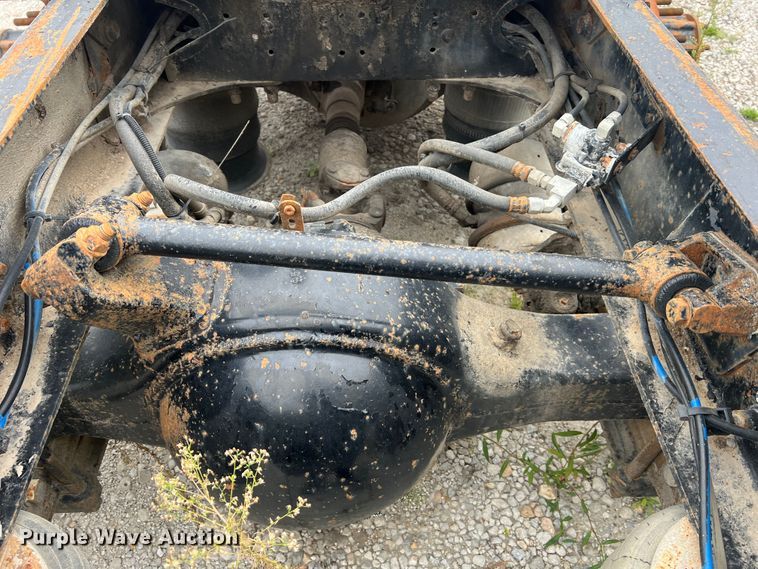 image for item MR9860 1999 Freightliner FLD  semi truck