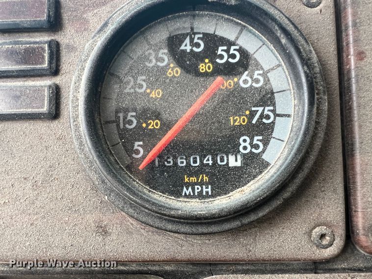 image for item MR9860 1999 Freightliner FLD  semi truck