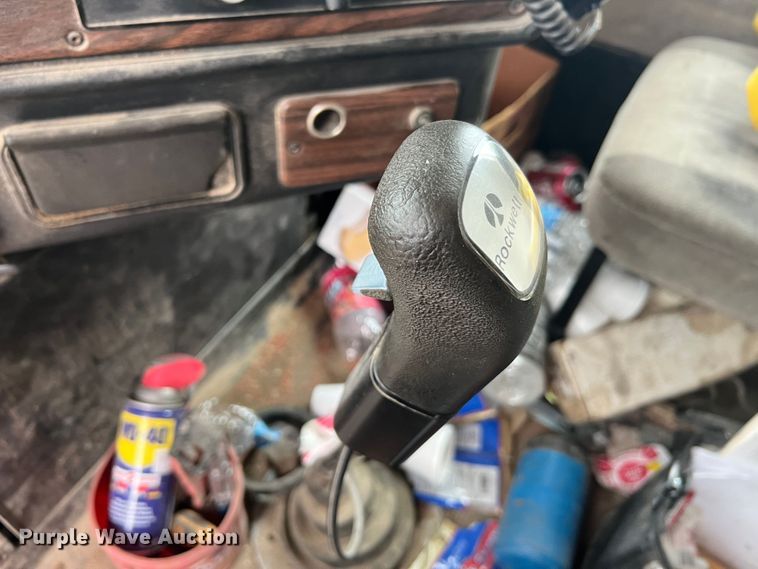 image for item MR9860 1999 Freightliner FLD  semi truck