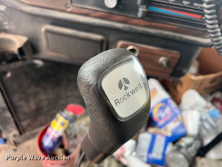 image for item MR9860 1999 Freightliner FLD  semi truck