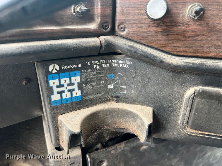 image for item MR9860 1999 Freightliner FLD  semi truck