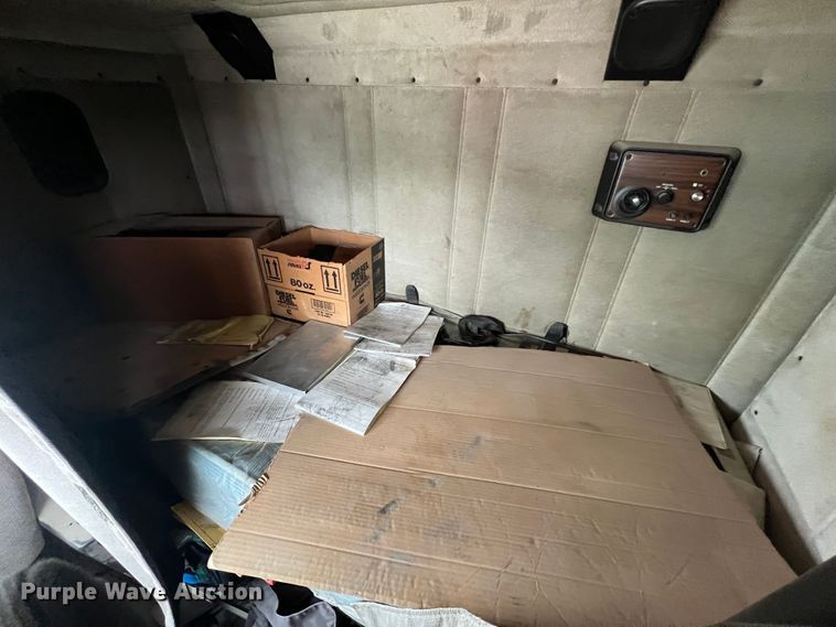 image for item MR9860 1999 Freightliner FLD  semi truck