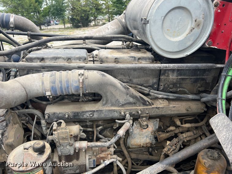 image for item MR9860 1999 Freightliner FLD  semi truck