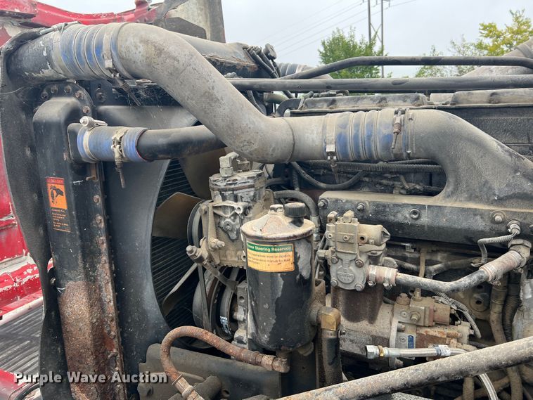 image for item MR9860 1999 Freightliner FLD  semi truck