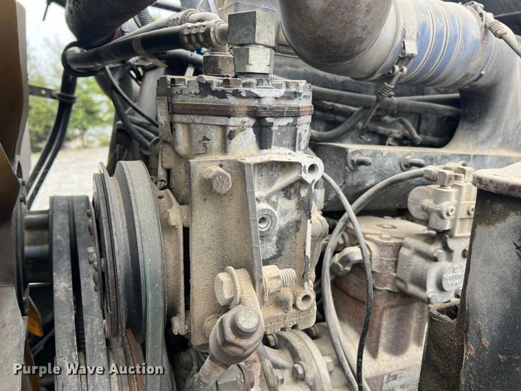 image for item MR9860 1999 Freightliner FLD  semi truck