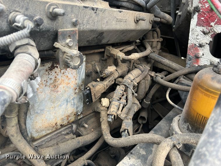 image for item MR9860 1999 Freightliner FLD  semi truck