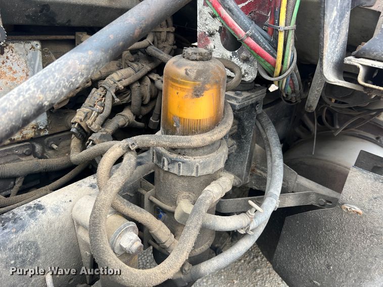 image for item MR9860 1999 Freightliner FLD  semi truck