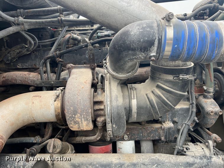 image for item MR9860 1999 Freightliner FLD  semi truck