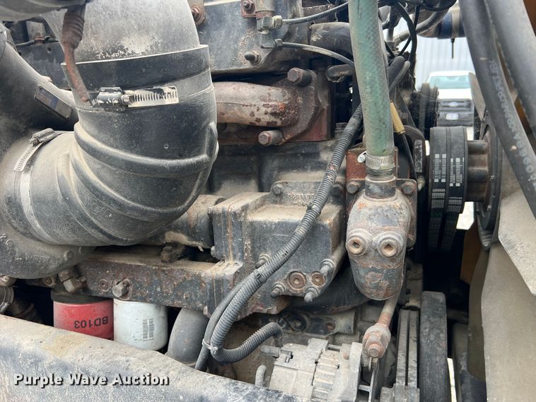 image for item MR9860 1999 Freightliner FLD  semi truck