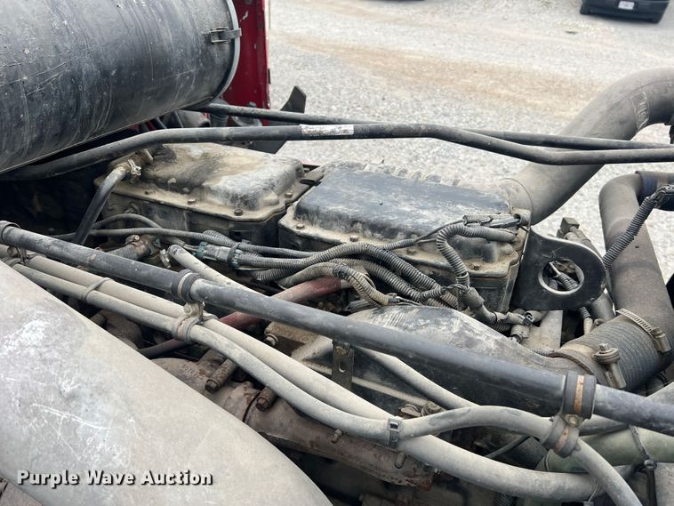 image for item MR9860 1999 Freightliner FLD  semi truck