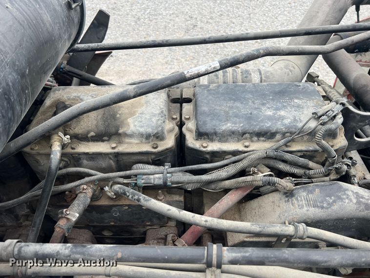 image for item MR9860 1999 Freightliner FLD  semi truck