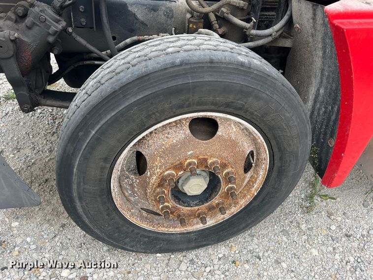 image for item MR9860 1999 Freightliner FLD  semi truck