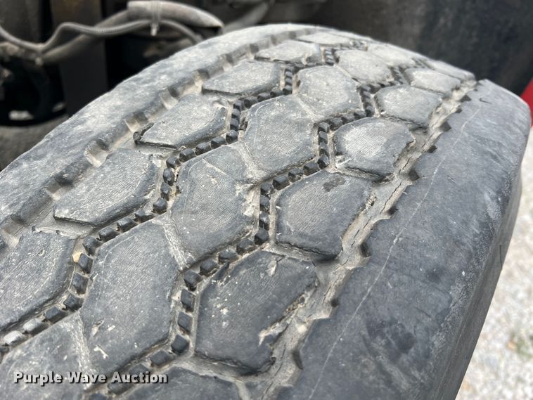 image for item MR9860 1999 Freightliner FLD  semi truck