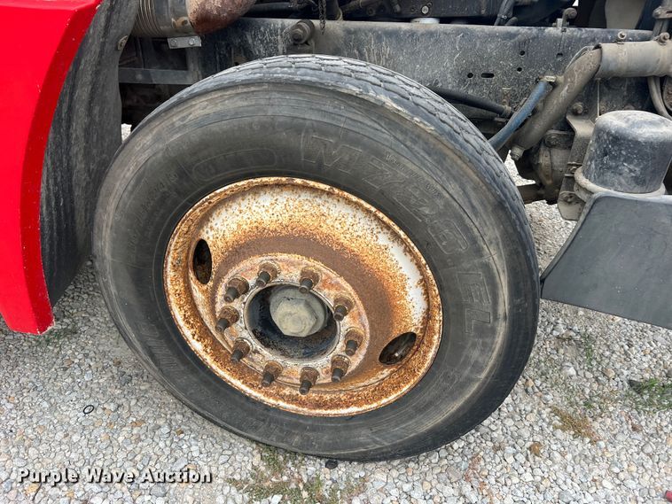 image for item MR9860 1999 Freightliner FLD  semi truck