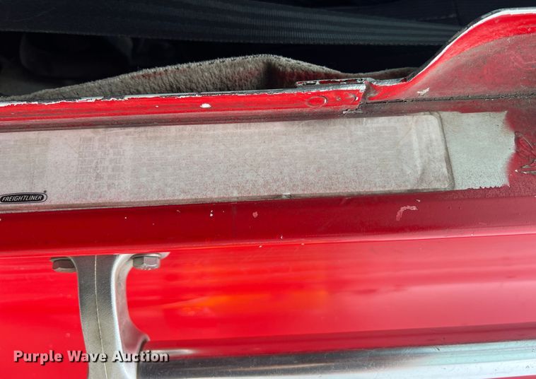 image for item MR9860 1999 Freightliner FLD  semi truck