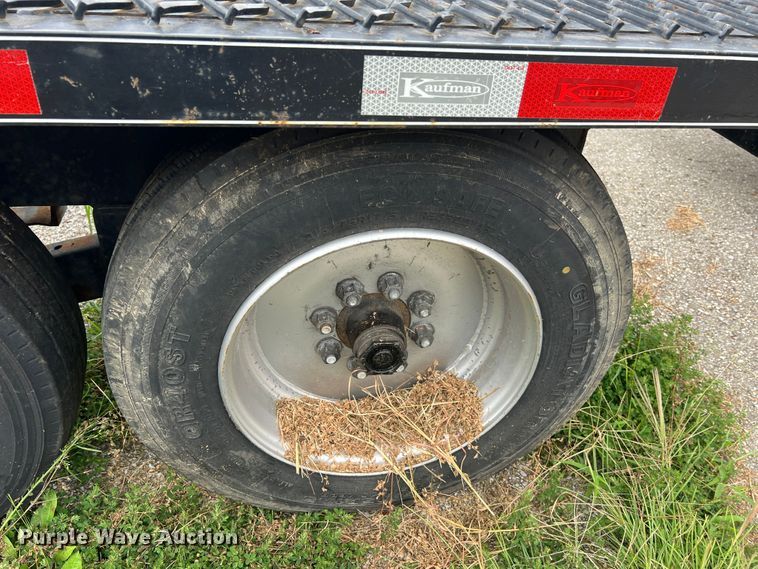 image for item MR9863 2021 Kaufman  car carrier