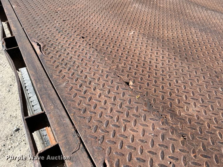 image for item MR9874 2003 International 4300  dump flatbed truck