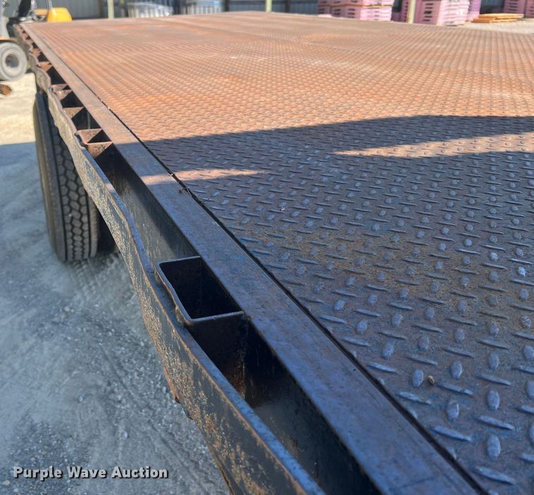 image for item MR9874 2003 International 4300  dump flatbed truck