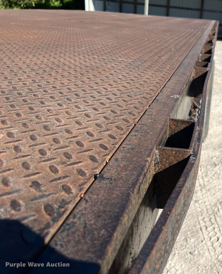 image for item MR9874 2003 International 4300  dump flatbed truck