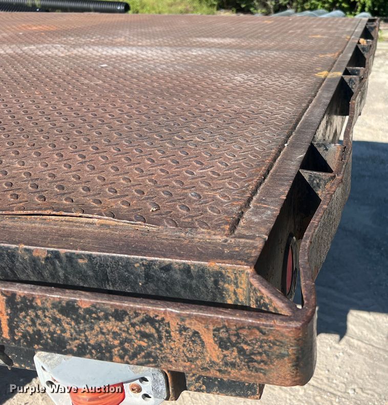 image for item MR9874 2003 International 4300  dump flatbed truck