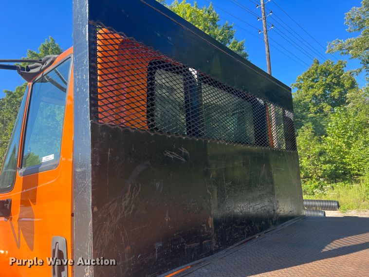 image for item MR9874 2003 International 4300  dump flatbed truck