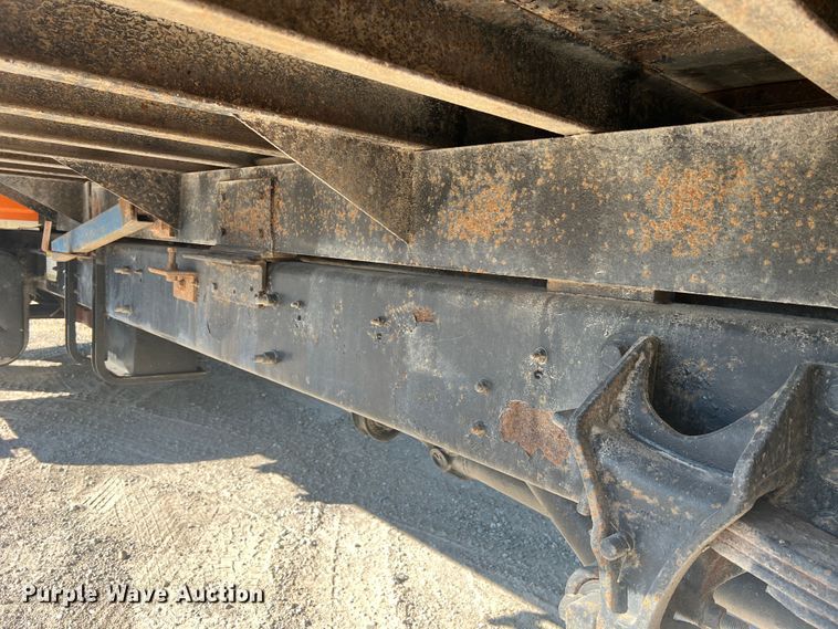 image for item MR9874 2003 International 4300  dump flatbed truck