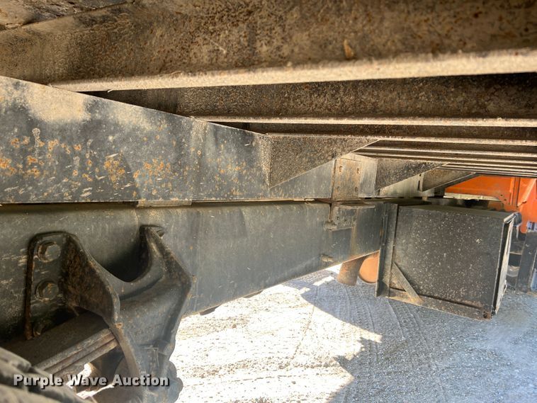 image for item MR9874 2003 International 4300  dump flatbed truck