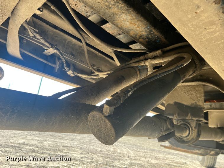 image for item MR9874 2003 International 4300  dump flatbed truck