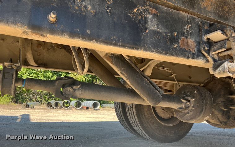 image for item MR9874 2003 International 4300  dump flatbed truck