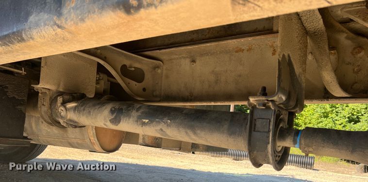 image for item MR9874 2003 International 4300  dump flatbed truck