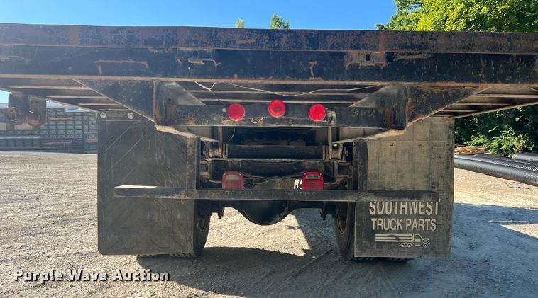 image for item MR9874 2003 International 4300  dump flatbed truck