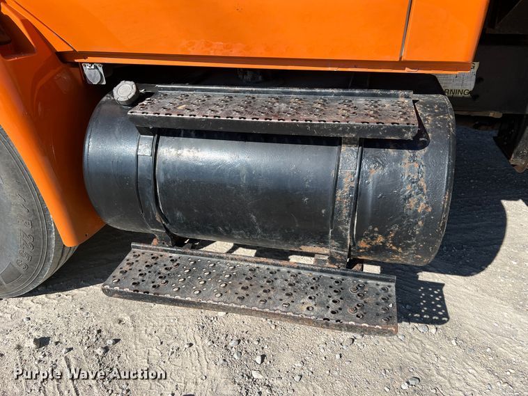 image for item MR9874 2003 International 4300  dump flatbed truck