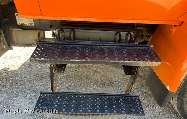 image for item MR9874 2003 International 4300  dump flatbed truck