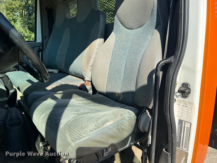 image for item MR9874 2003 International 4300  dump flatbed truck