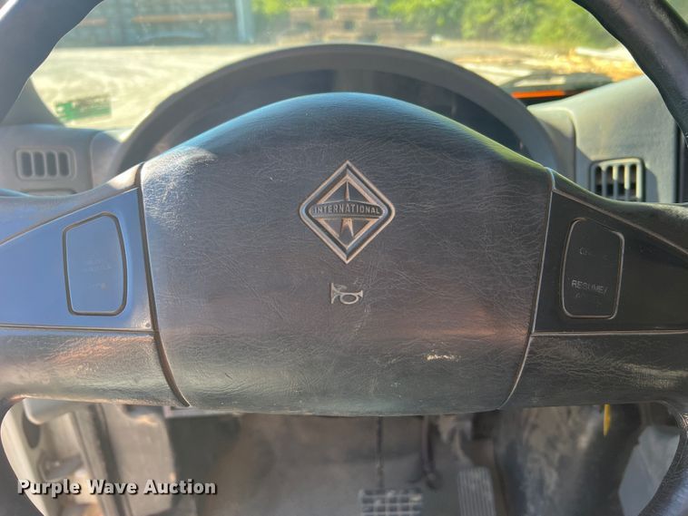 image for item MR9874 2003 International 4300  dump flatbed truck