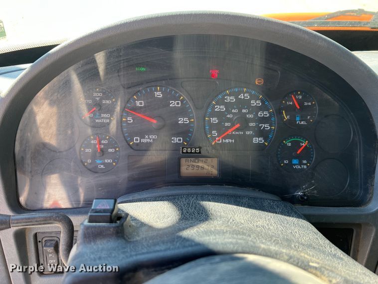 image for item MR9874 2003 International 4300  dump flatbed truck