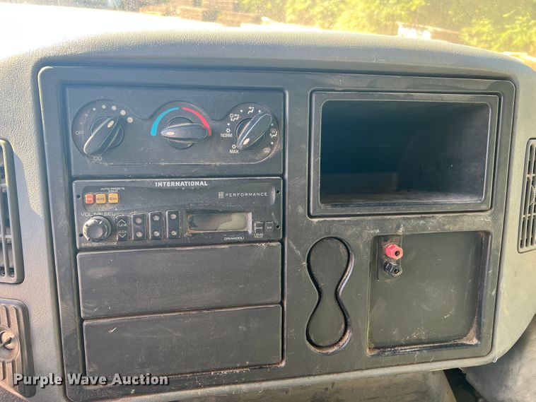 image for item MR9874 2003 International 4300  dump flatbed truck