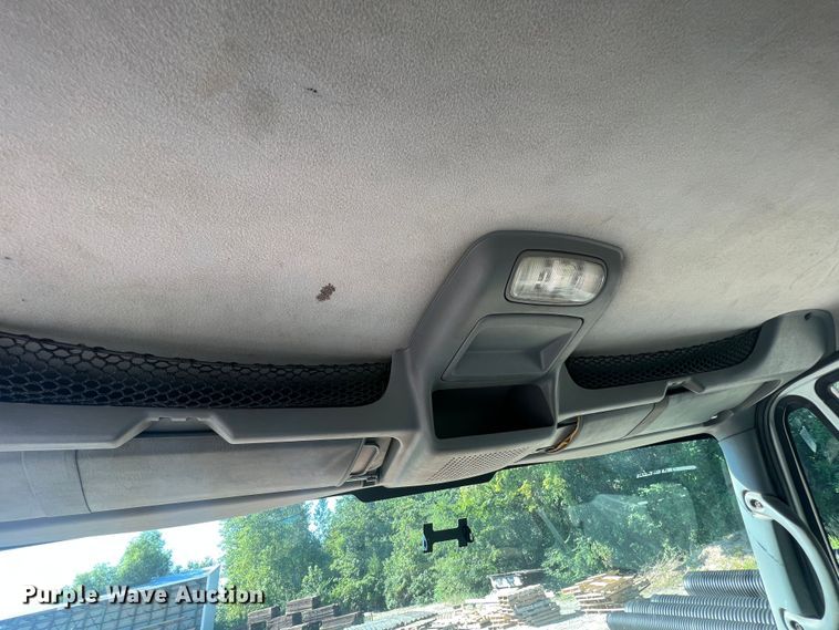 image for item MR9874 2003 International 4300  dump flatbed truck