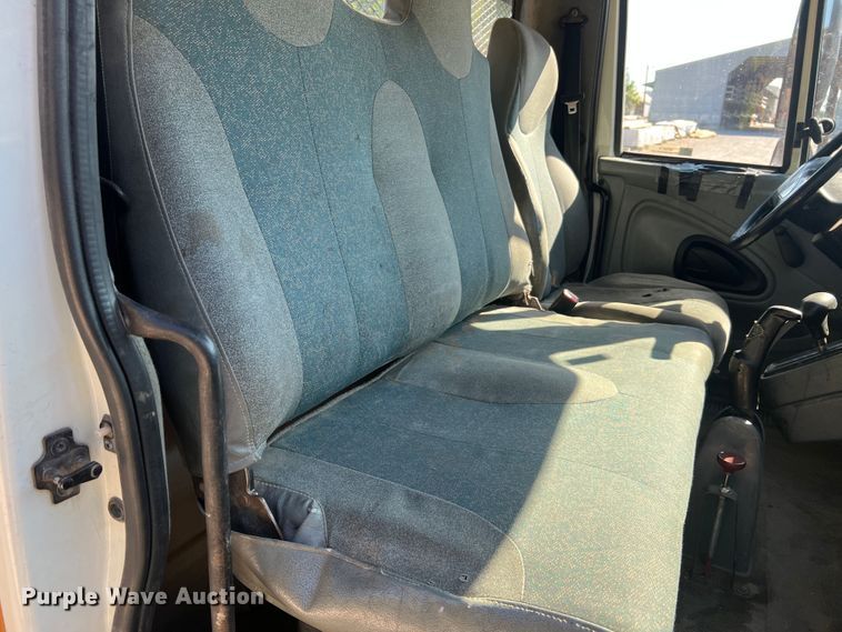 image for item MR9874 2003 International 4300  dump flatbed truck